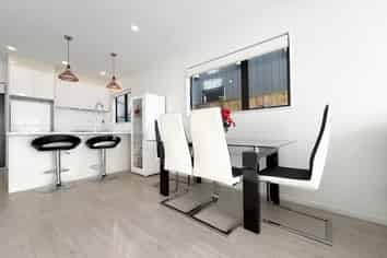 2 Christella Street, Flat Bush