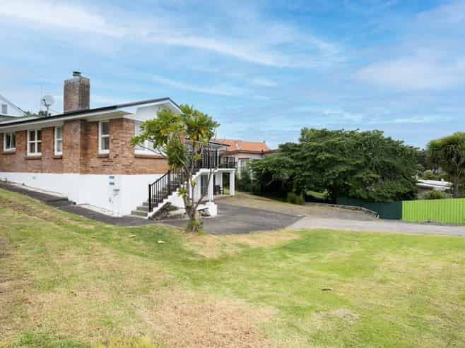 4 Bankart Street, Raglan