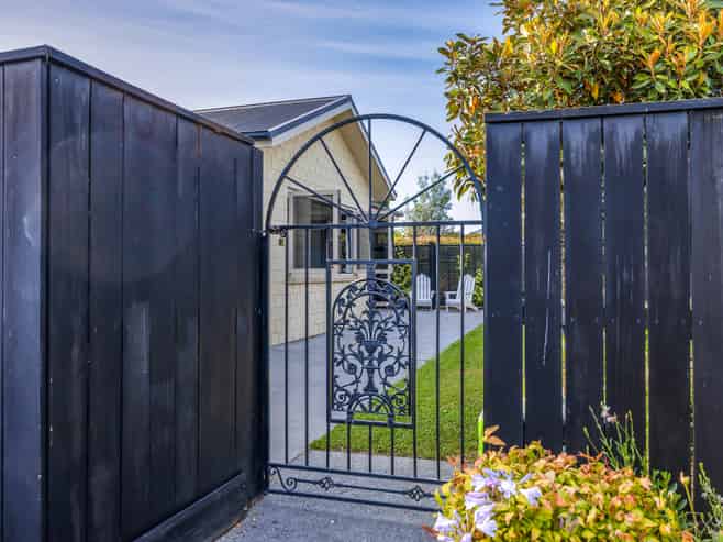 5 Millpark Place, Northwood