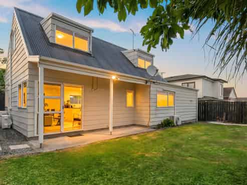 2C Woodward Road, Mount Albert