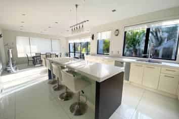 37 Gibraltar Crescent, Parnell