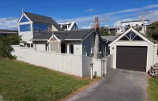 92 Marine Parade, Otaki Beach