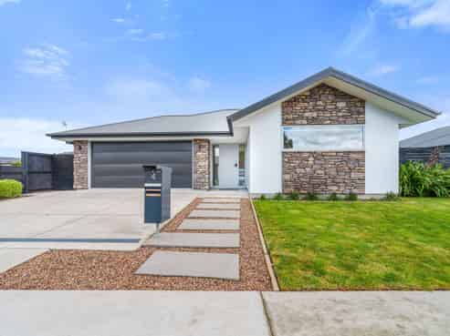 4 Monte Crescent, LINCOLN