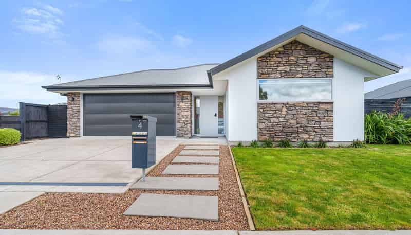 4 Monte Crescent, LINCOLN