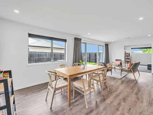 4 Monte Crescent, LINCOLN