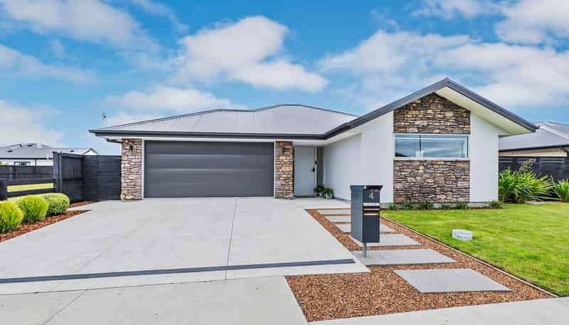 4 Monte Crescent, LINCOLN