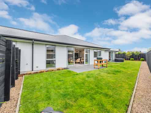 4 Monte Crescent, LINCOLN