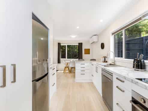 85 Leeward Drive, Whitby