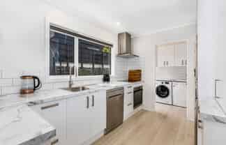 85 Leeward Drive, Whitby