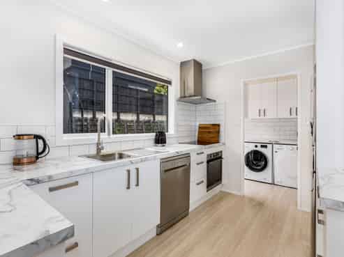 85 Leeward Drive, Whitby