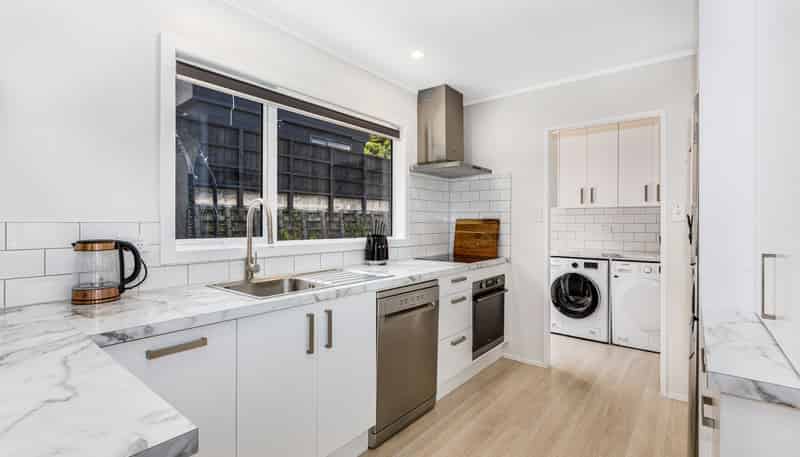 85 Leeward Drive, Whitby