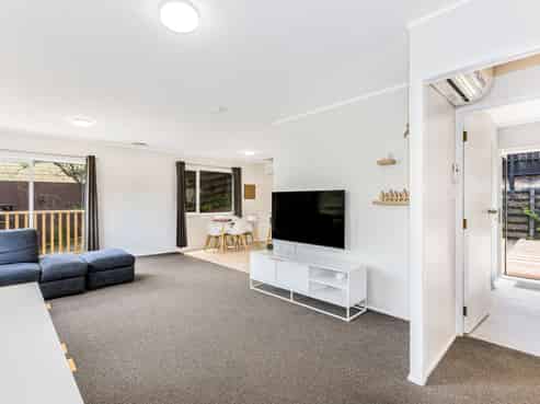 85 Leeward Drive, Whitby