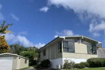 36 Thornlow Street, Glendene