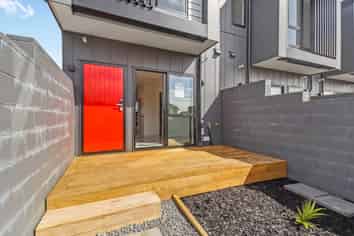 1/1 Sandra Ave, Otara