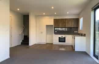 70 Glidepath Road, Hobsonville