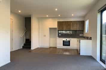 70 Glidepath Road, Hobsonville