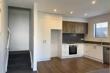 70 Glidepath Road, Hobsonville