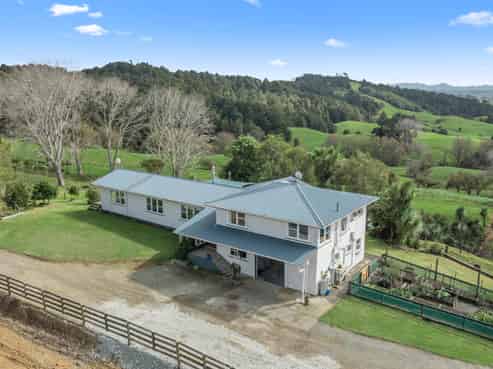 624 Golden Stairs Road, Maungaturoto