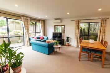 57 Woodhouse Avenue, Karori