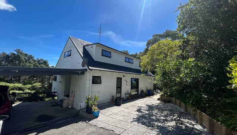 1 Dalmeny Close, Murrays Bay