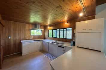 1 Dalmeny Close, Murrays Bay