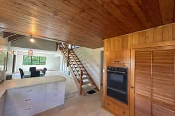 1 Dalmeny Close, Murrays Bay