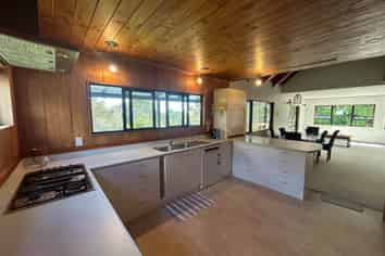 1 Dalmeny Close, Murrays Bay