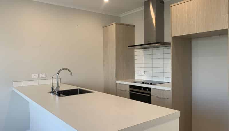 3/2 Rangitamiro Place, Hobsonville