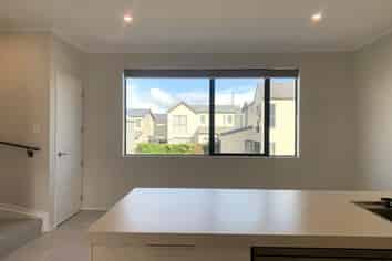 3/2 Rangitamiro Place, Hobsonville