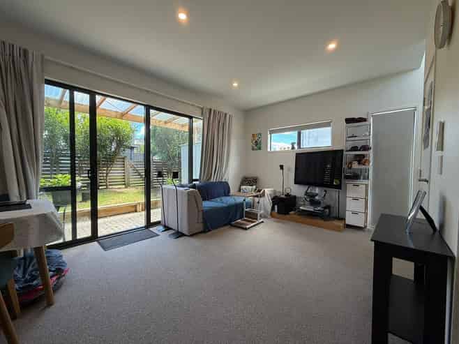 2/66 Neil Avenue, Te Atatu Peninsula