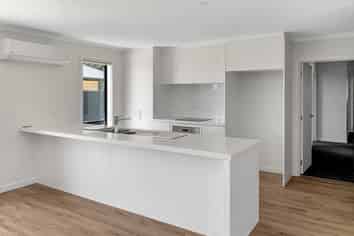 44 Geoff Geering Dr, Netherby