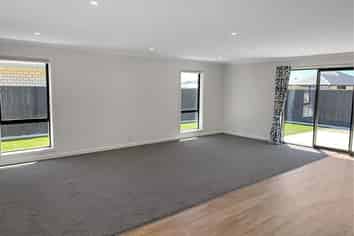 44 Geoff Geering Dr, Netherby