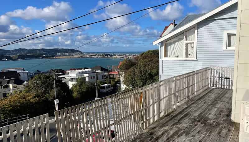 1/59 (Top Flat) Kainui Road, Hataitai