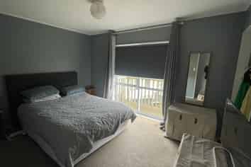 16 Evesham Place, Newlands