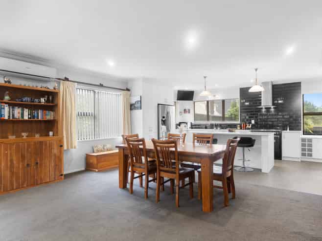 11 Tiffiney Place, Chartwell