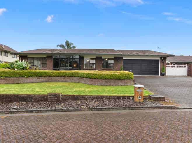 11 Tiffiney Place, Chartwell