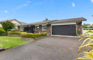 11 Tiffiney Place, Chartwell