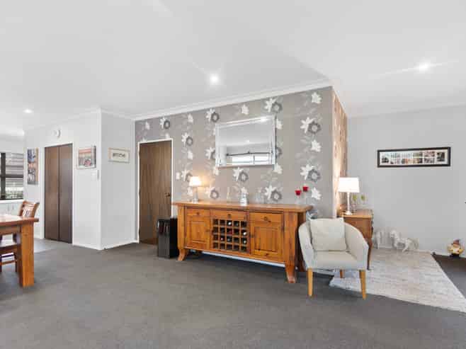 11 Tiffiney Place, Chartwell