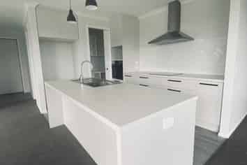 12 Hanworth Road, Richmond