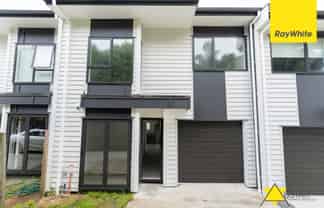 48E Waddell Avenue, Point England