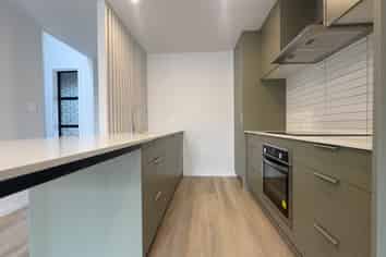 20/7 Johnston Grove, Taita