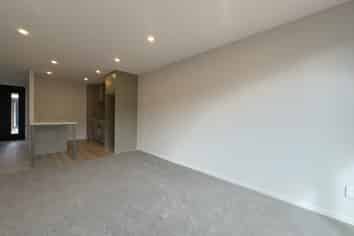 20/7 Johnston Grove, Taita