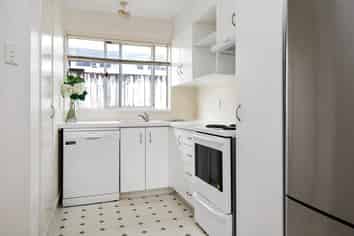 4/4 Owens Road, Epsom