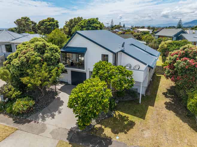 5 Waiheke Street, Waikanae Beach