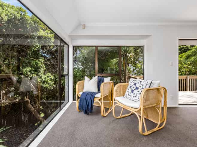 5 Waiheke Street, Waikanae Beach