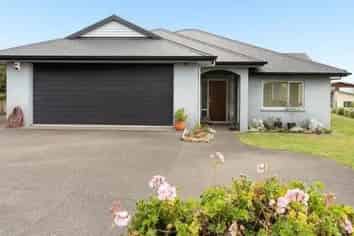 19 Holyoake Terrace , Omokoroa