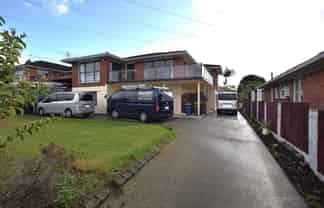 52 Tiroroa Avenue, Te Atatu South