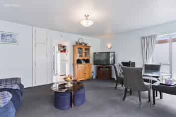 2/14 Lane Street, Woolston