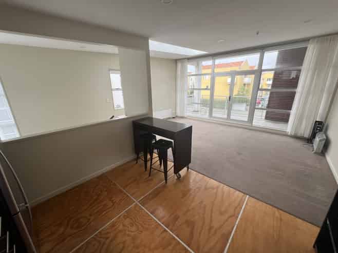 1/306 Evans Bay Parade, Hataitai