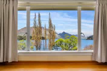 1 Suburb Street, Queenstown Central